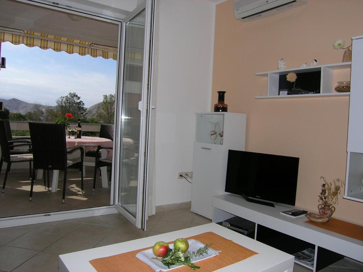 Apartments Biljana For Relaxing Holidays In Baska Exterior foto
