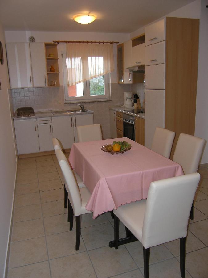 Apartments Biljana For Relaxing Holidays In Baska Exterior foto